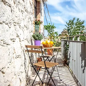 casa-leonida.taorminaitalyhotels.com/