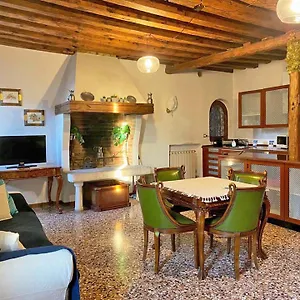 ca-nadia-apartment.hotelslidodijesolo.com/